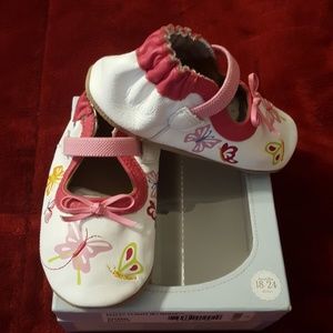 Robeez Shoes - NWT Robeez Flitty Flight MJ White Size 18-24 mths Robeez Shoes - NWT Robeez Flitty Flight MJ White Size 18-24 mths